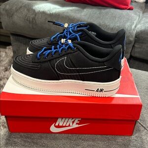Nike Air Force 1 LV8 3